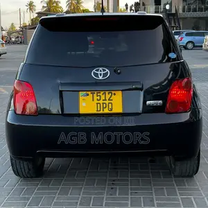 Toyota IST 2005 Black