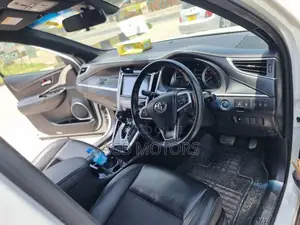 Toyota Harrier 2.0 2017 White