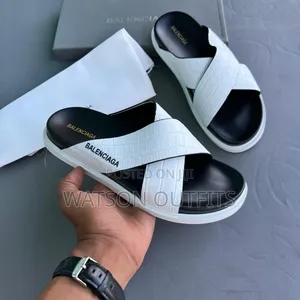 Sendo or Men's Leather Sandals Balenciaga Branded