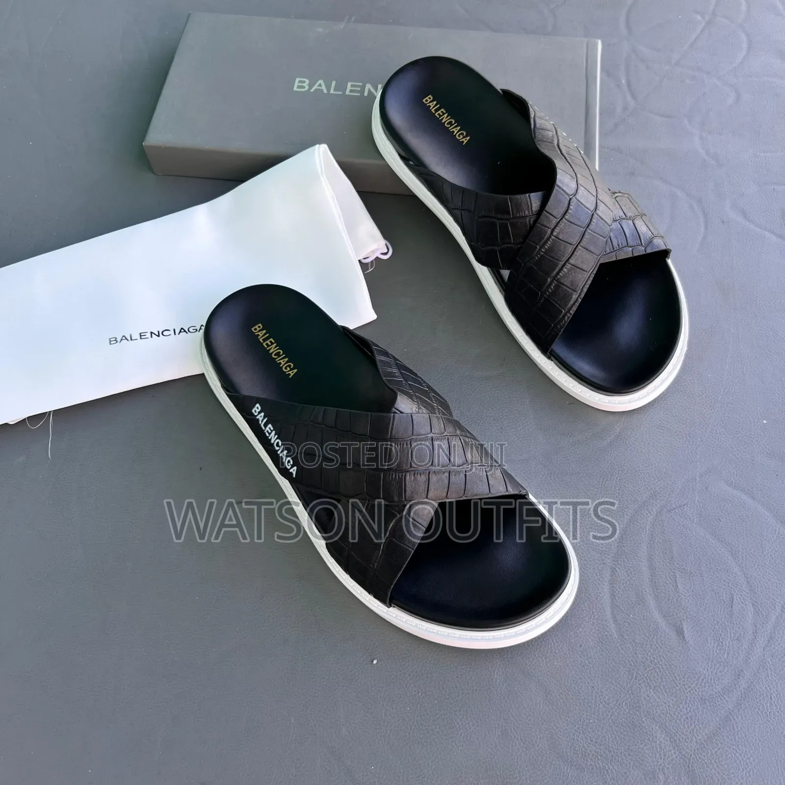 Sendo or Men's Leather Sandals Balenciaga Branded