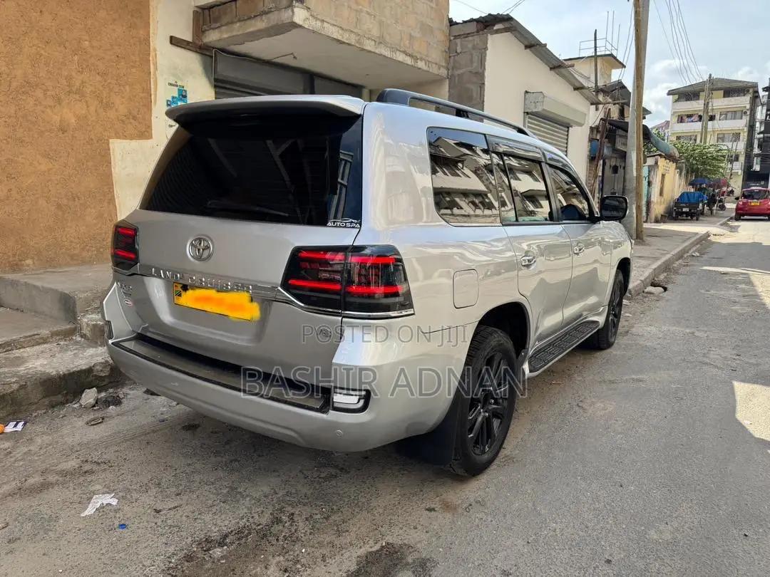 Toyota Land Cruiser 4.5 V8 VXR 2010 Silver