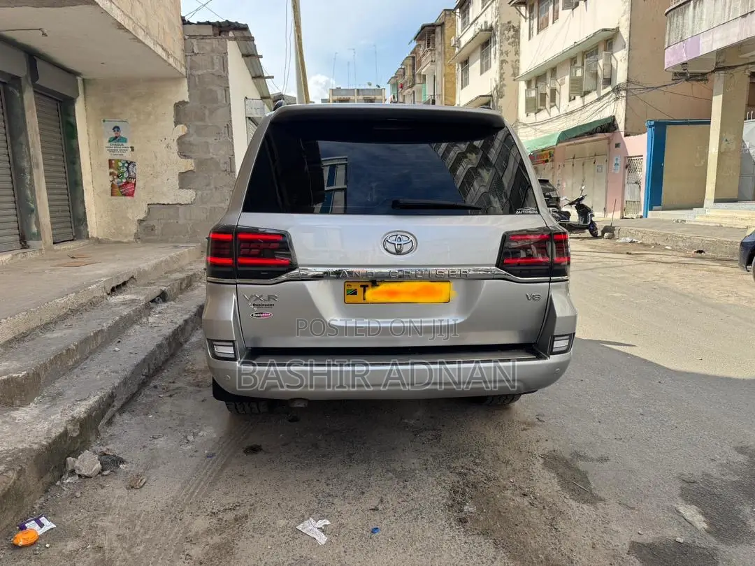 Toyota Land Cruiser 4.5 V8 VXR 2010 Silver