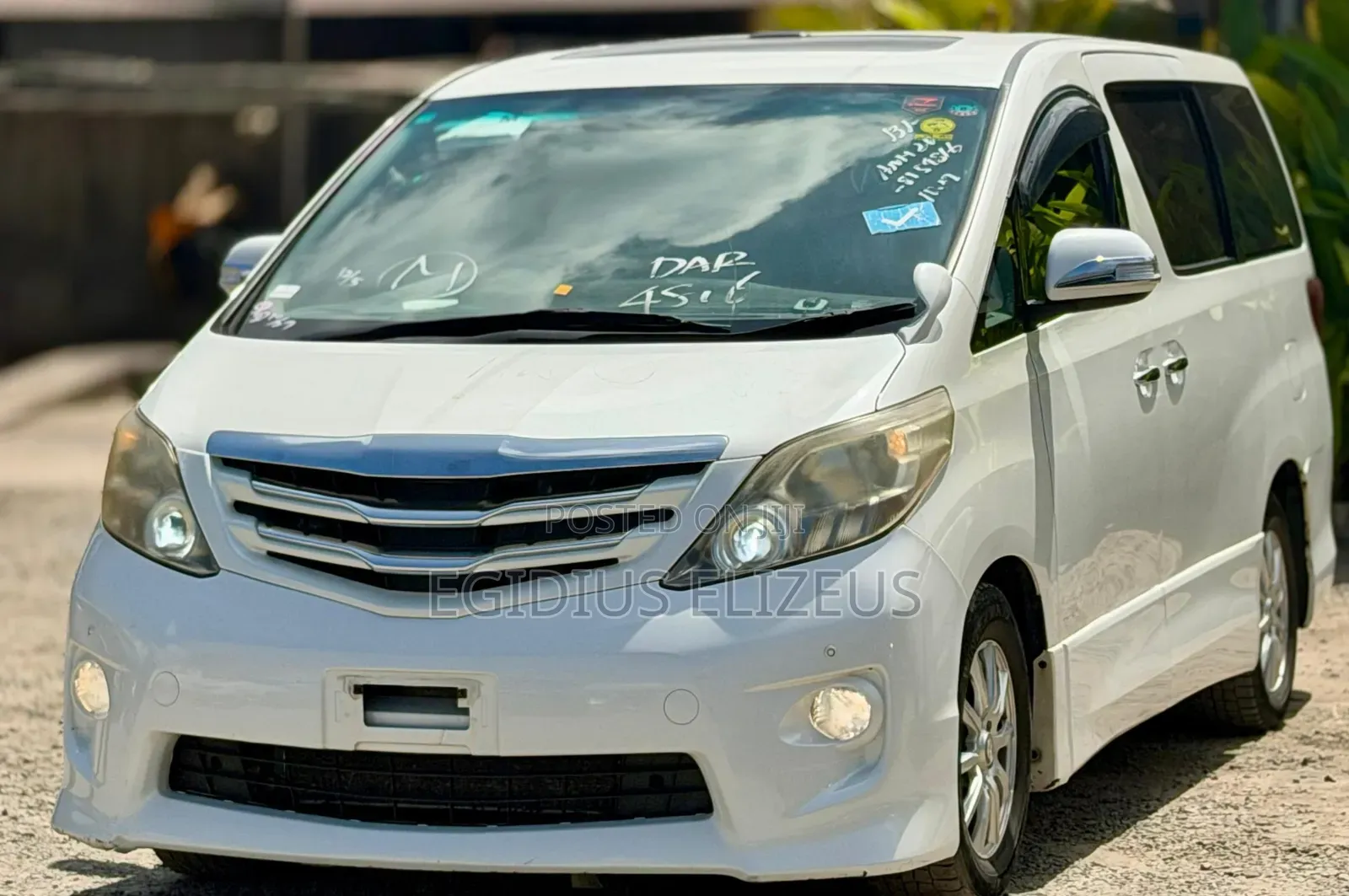 Toyota Alphard 2010 White