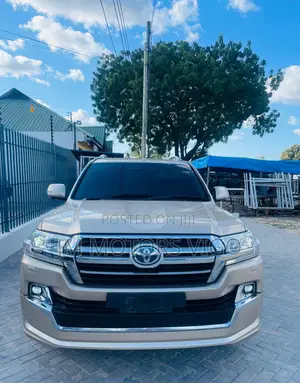 Toyota Land Cruiser 2016 Gold
