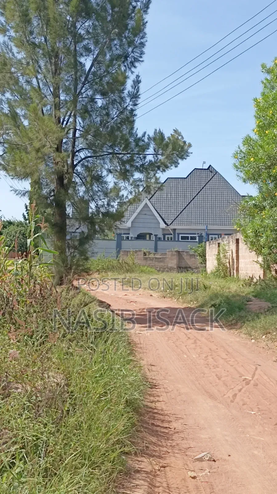 Plot for Sale 1050 Square Meters