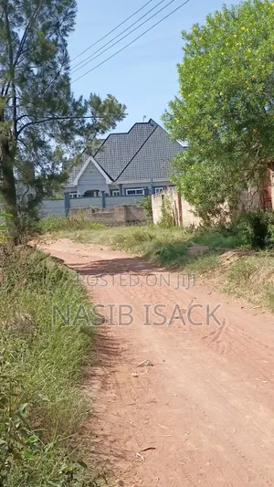 Plot for Sale 1050 Square Meters