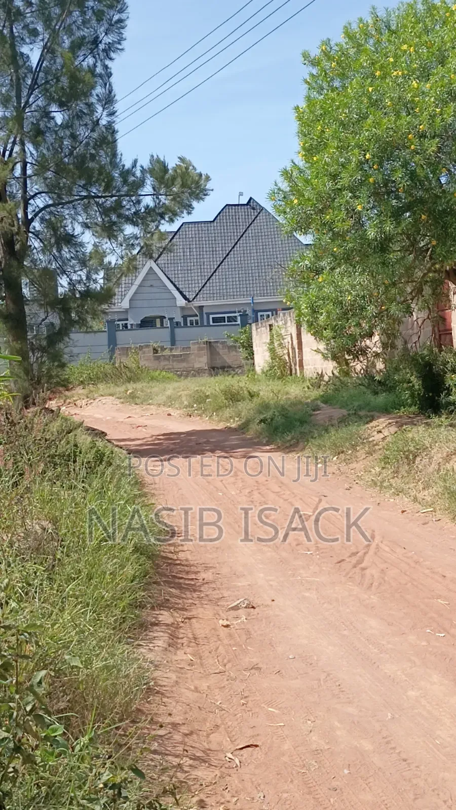 Plot for Sale 1050 Square Meters