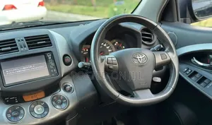 Toyota Vanguard 2010 Black