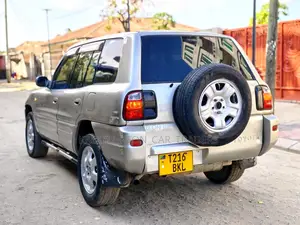 Toyota RAV4 1999 Silver