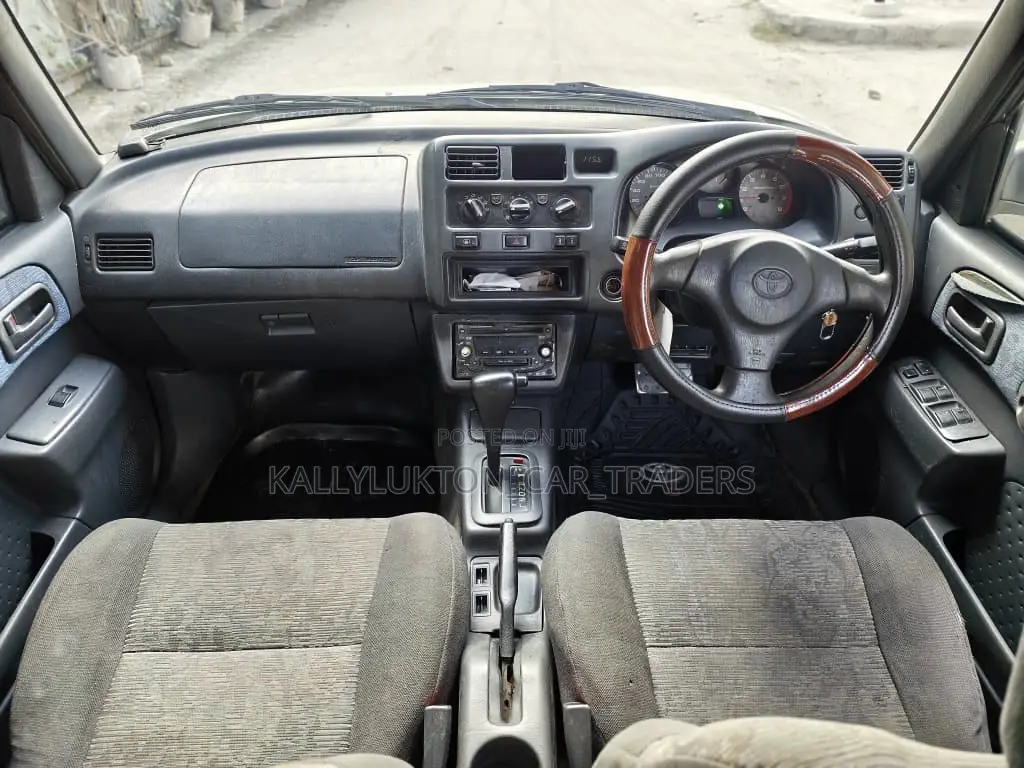 Toyota RAV4 1999 Silver