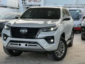 Toyota Fortuner 2.8 D AWD 2022 White