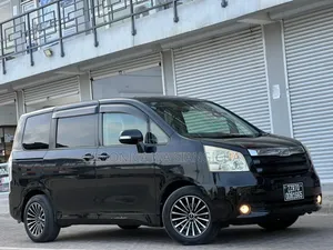 Toyota Noah 2008 Black