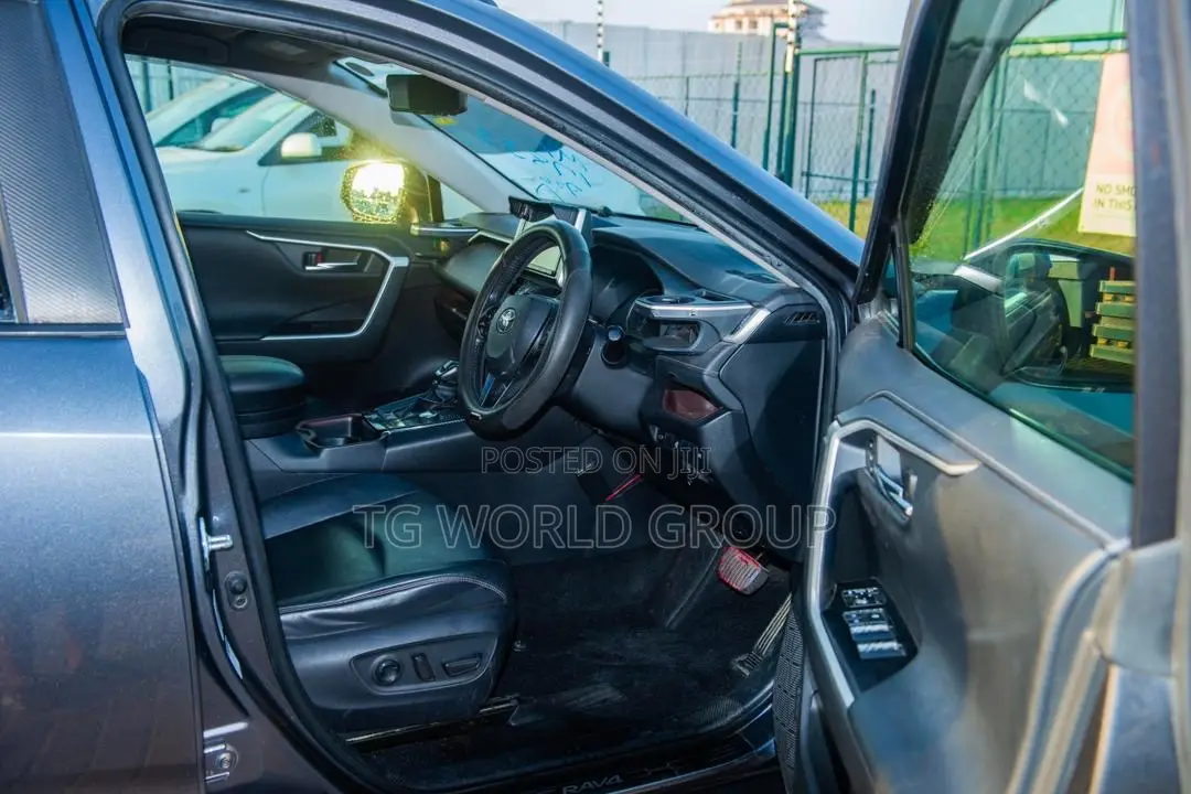 Toyota RAV4 2020 Gray