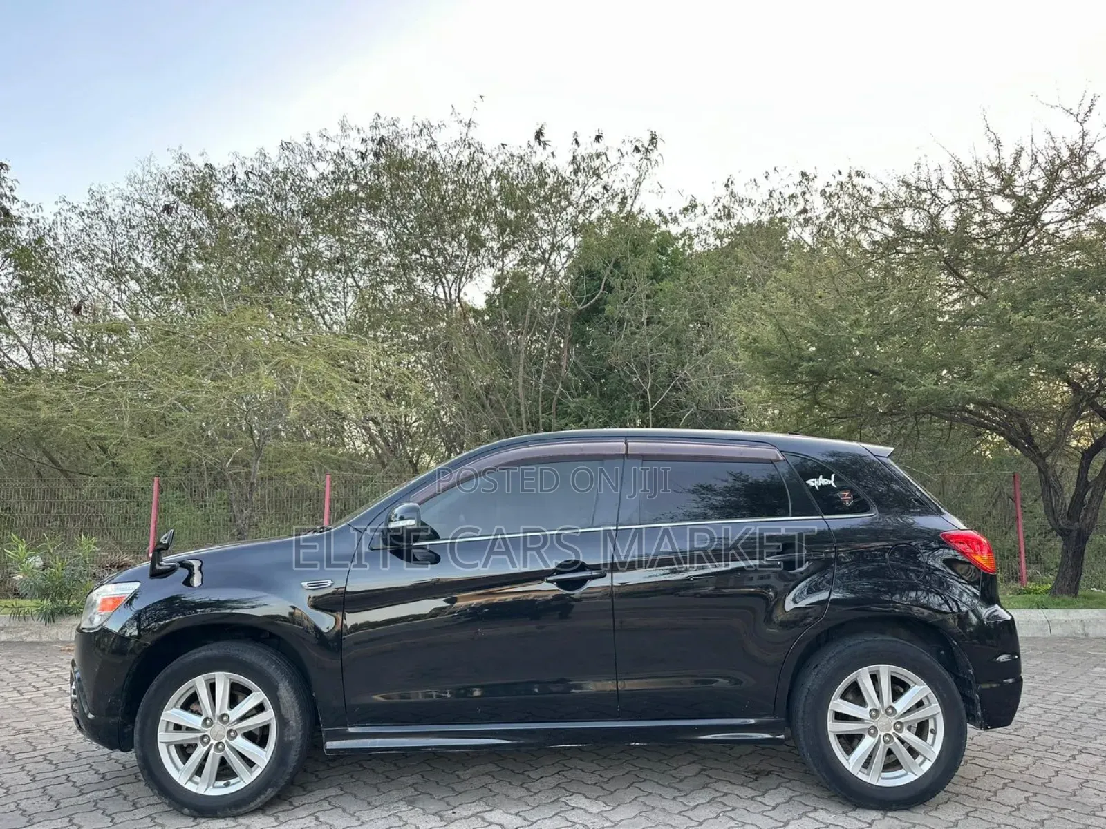 Mitsubishi RVR 2.0 2012 Black