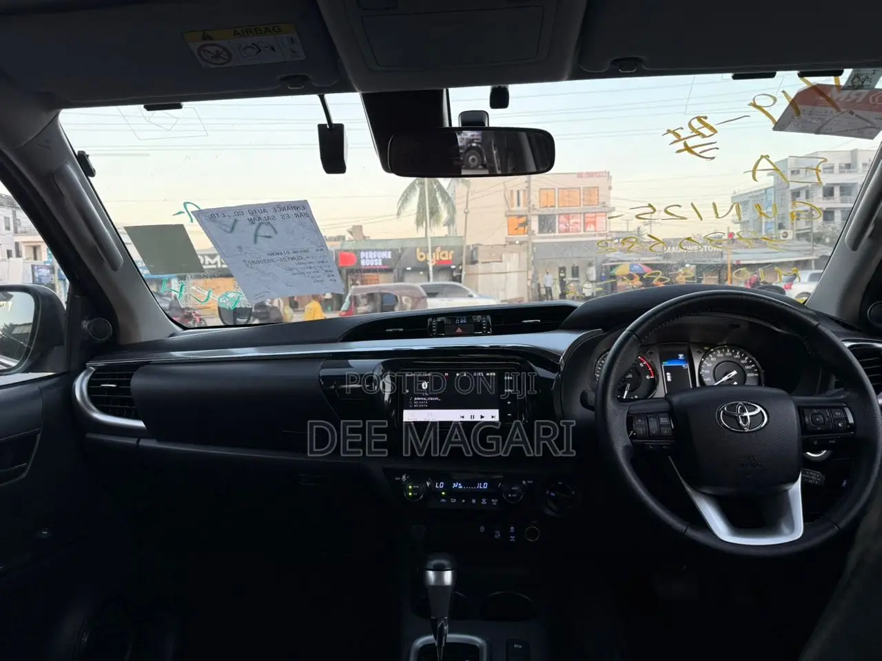 Toyota Hilux 2021 Black