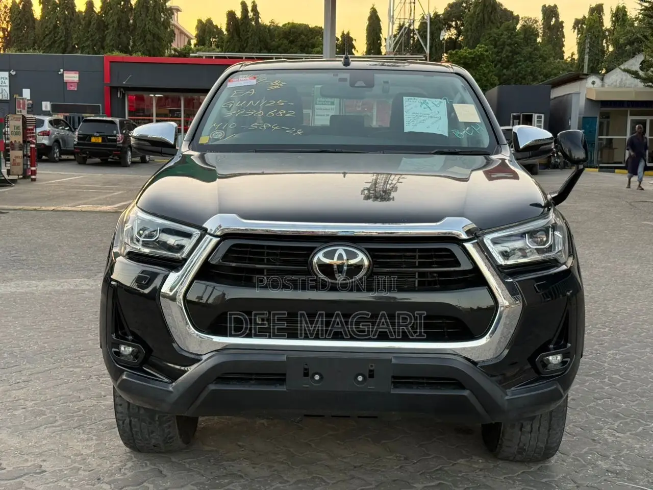 Toyota Hilux 2021 Black
