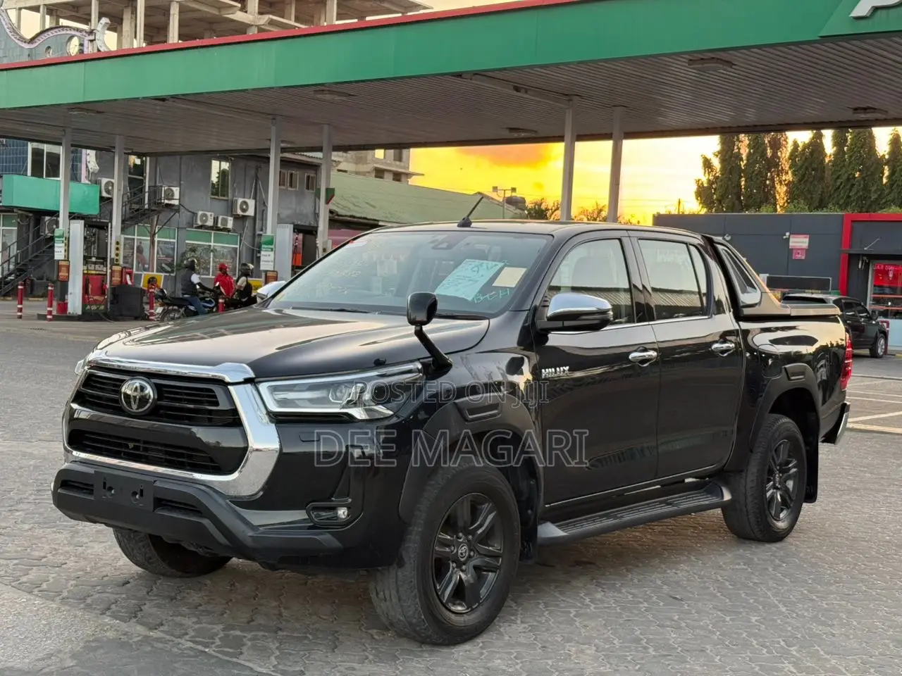 Toyota Hilux 2021 Black