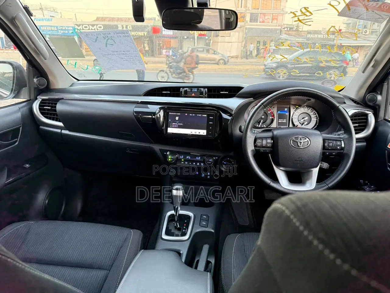 Toyota Hilux 2021 Black