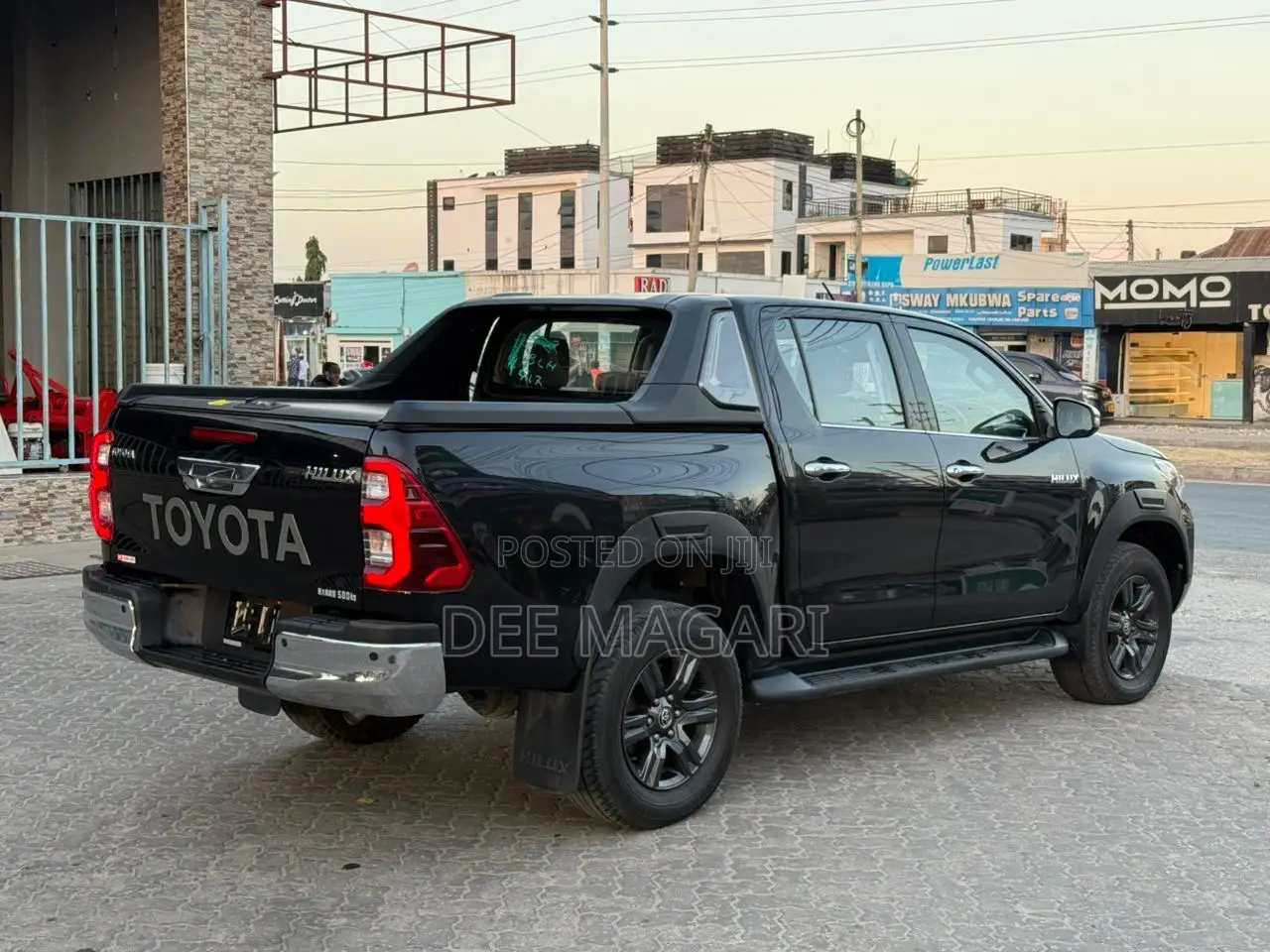 Toyota Hilux 2021 Black