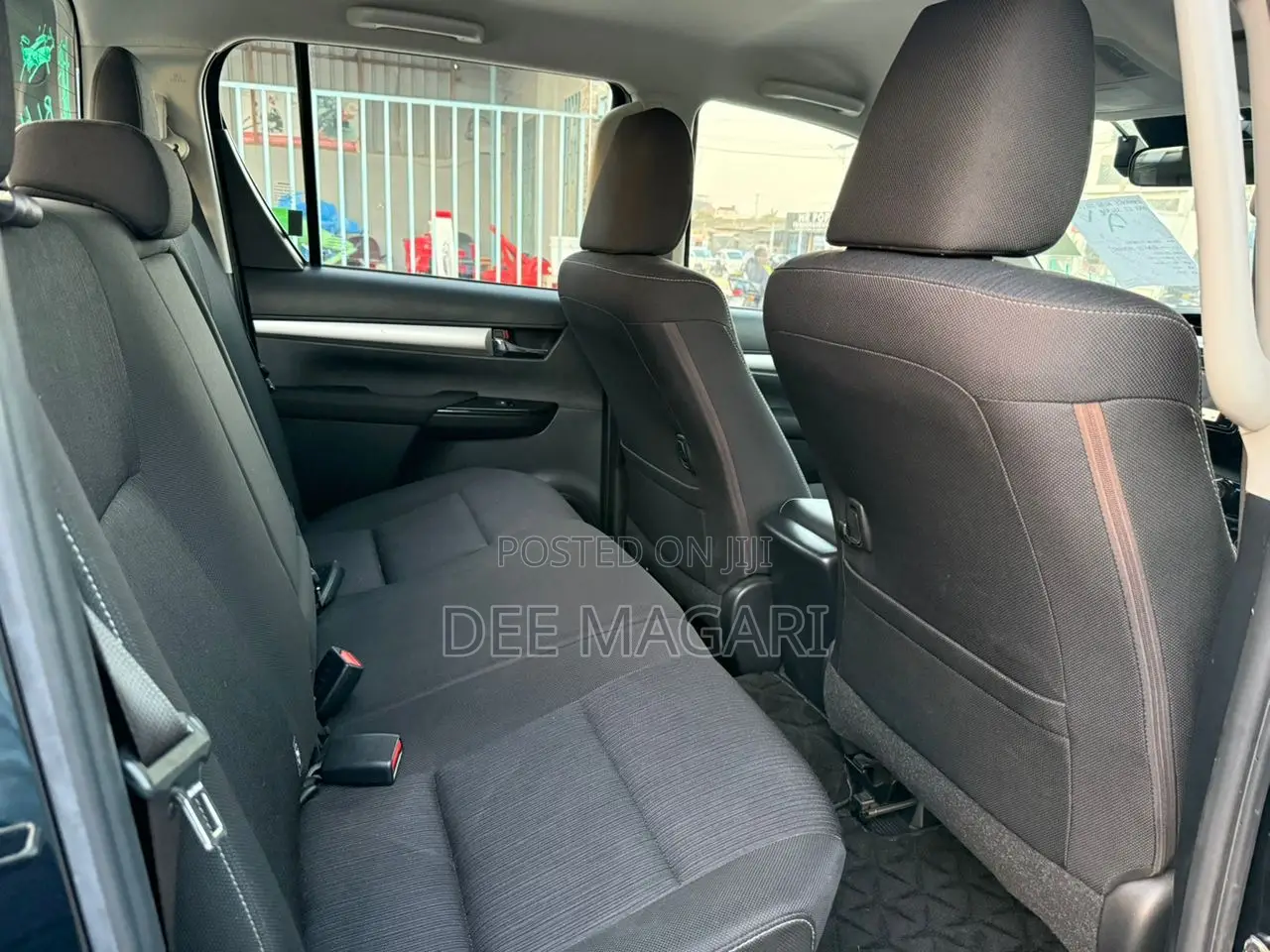 Toyota Hilux 2021 Black