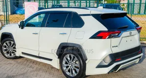Toyota RAV4 2020 White