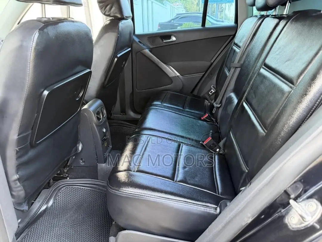Volkswagen Tiguan 2009 Black
