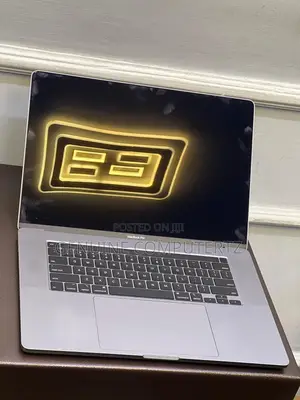 Laptop Apple MacBook Pro 2019 32GB Intel Core I7 SSD 512GB