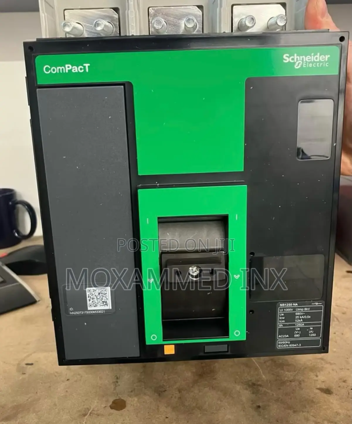 Schneider Electric Compact Ns1250b Circuit Breaker