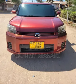 Toyota Corolla Rumion Hatchback 1.5 FWD 2011 Red
