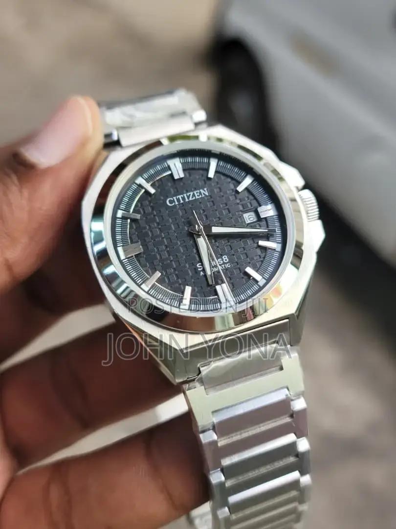 Citizen Series 8 Nb6050-51e Watch With a Black Dial