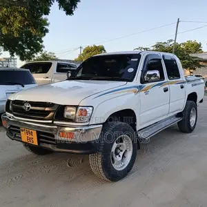 Toyota Hilux 1998 White