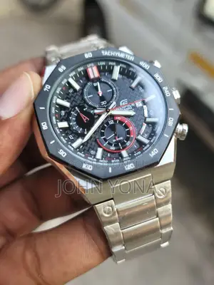 Casio Edifice Watch With Stainless Steel Strap and a Carbon Fiber Dial