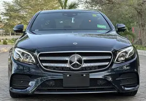 Mercedes-Benz E200 2017 Green