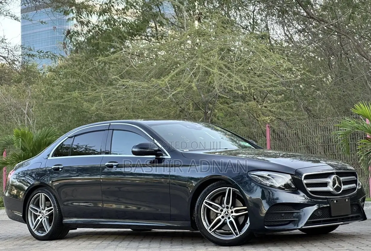 Mercedes-Benz E200 2017 Green