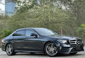 Mercedes-Benz E200 2017 Green