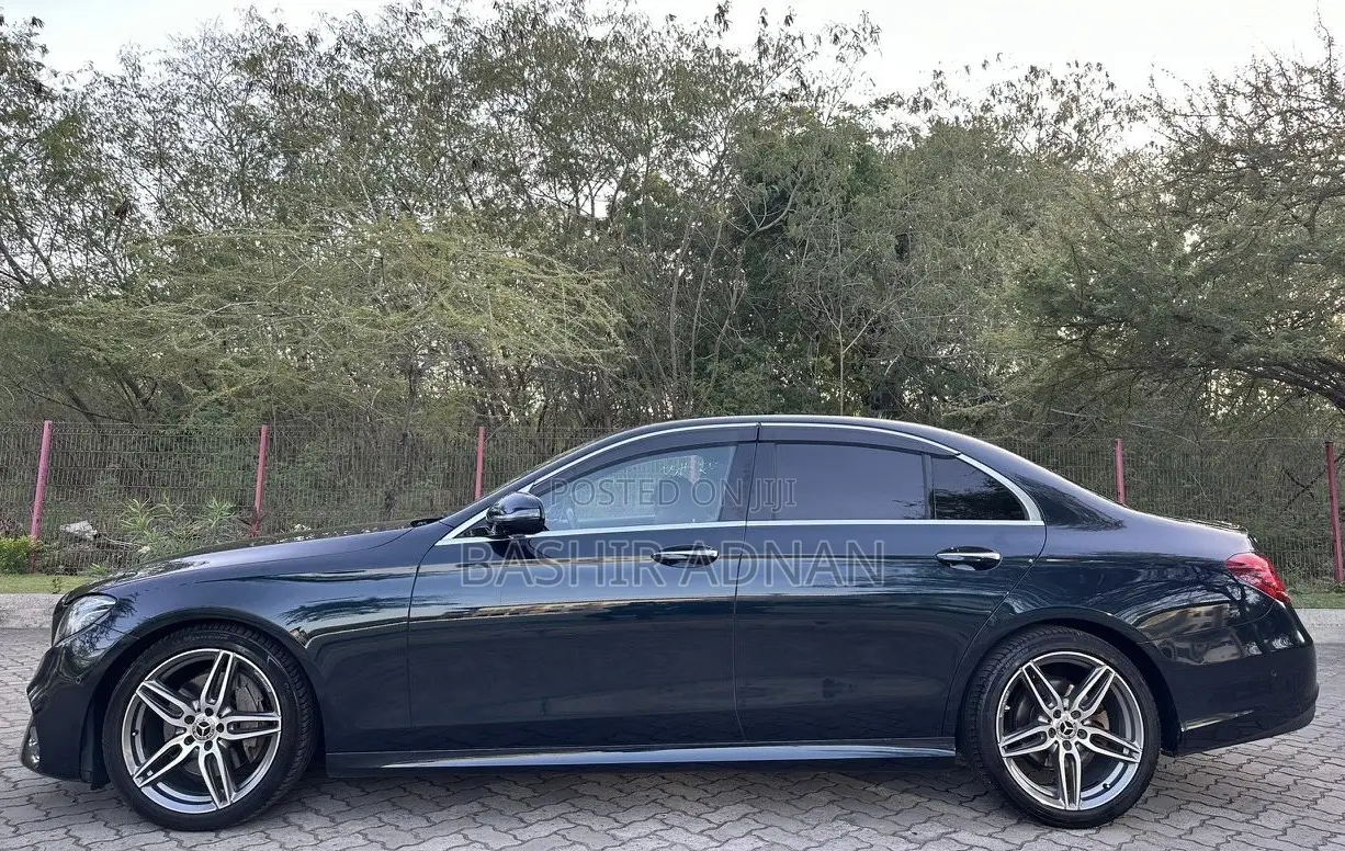 Mercedes-Benz E200 2017 Green