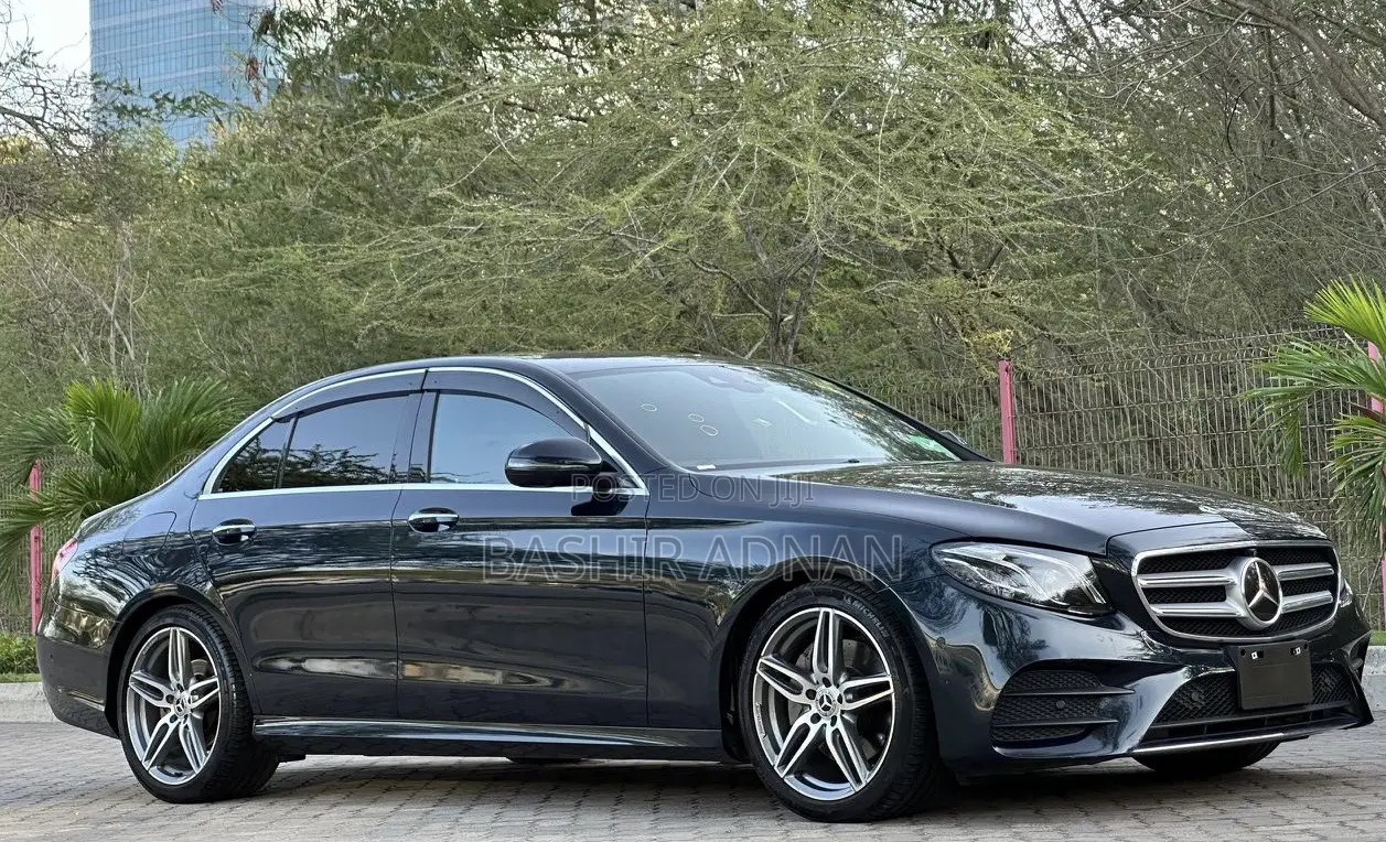 Mercedes-Benz E200 2017 Green