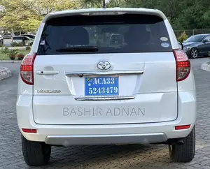 Toyota Vanguard 2009 Off white