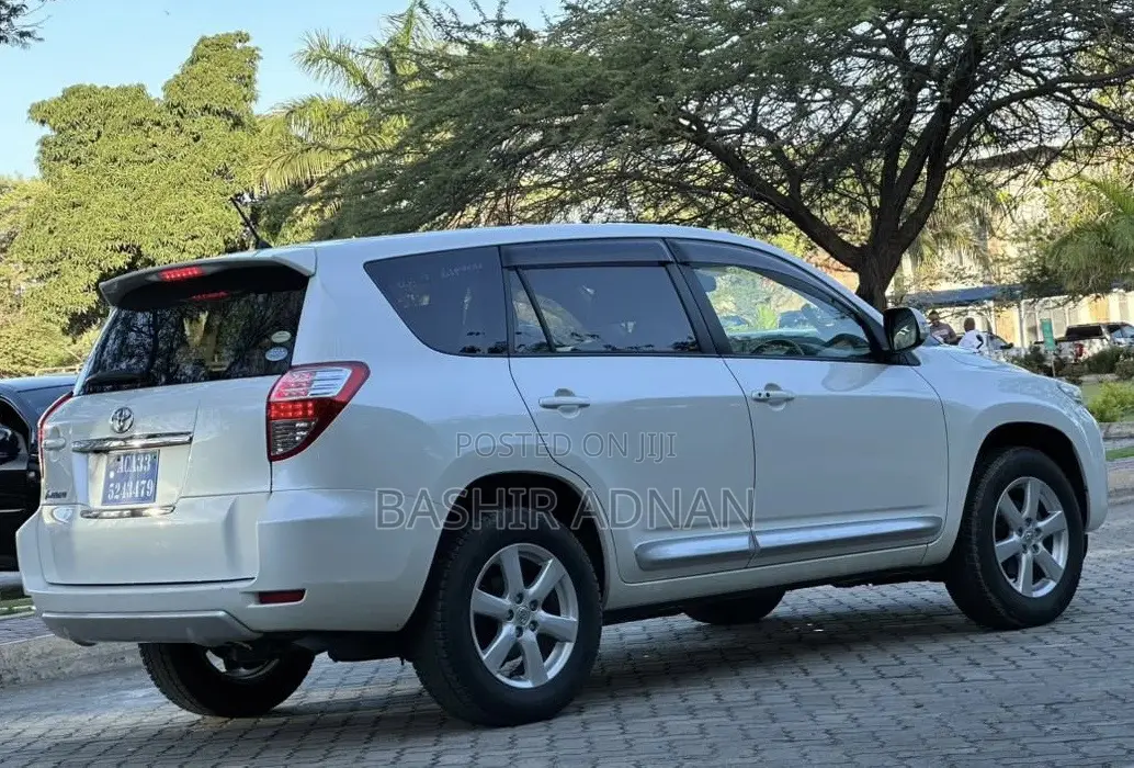 Toyota Vanguard 2009 Off white