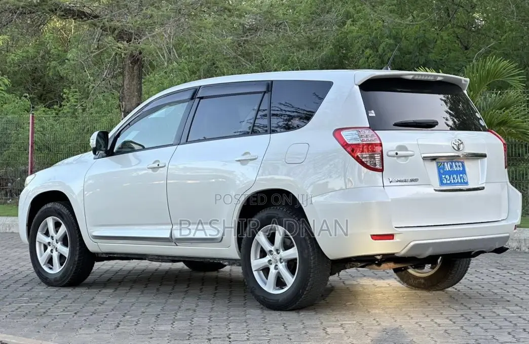 Toyota Vanguard 2009 Off white