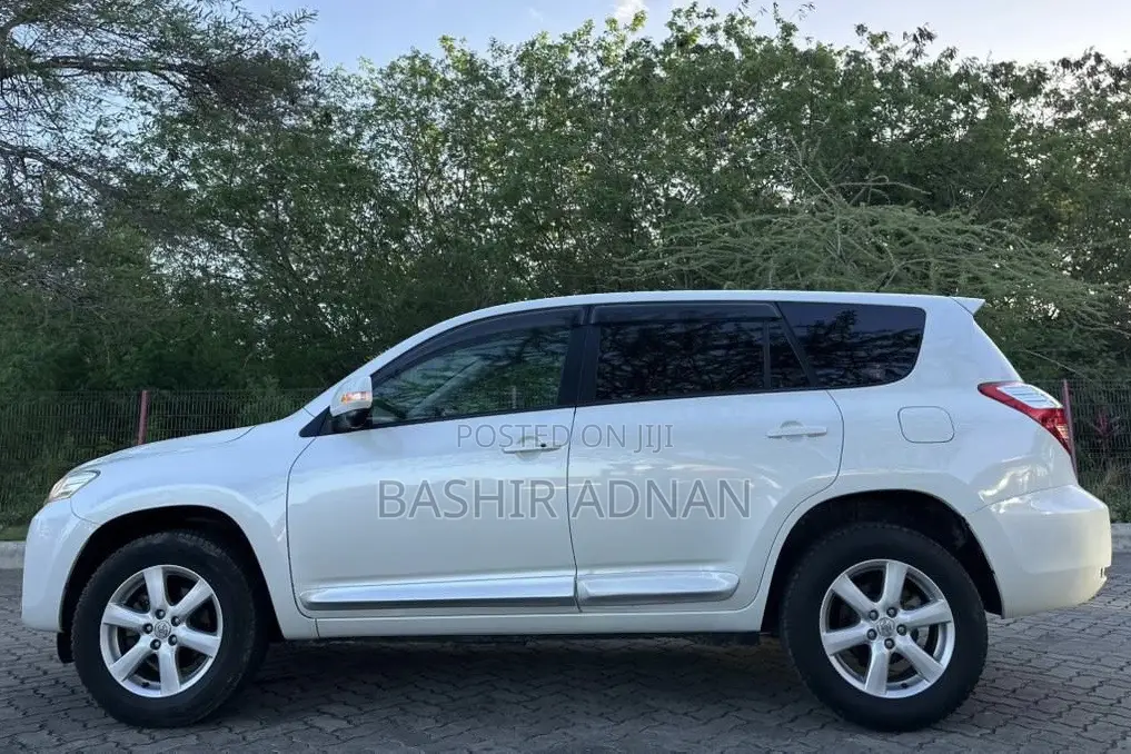Toyota Vanguard 2009 Off white