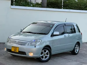 Toyota Raum 2006 Green
