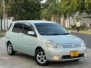 Toyota Raum 2006 Green