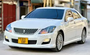 Toyota Crown 2009 White