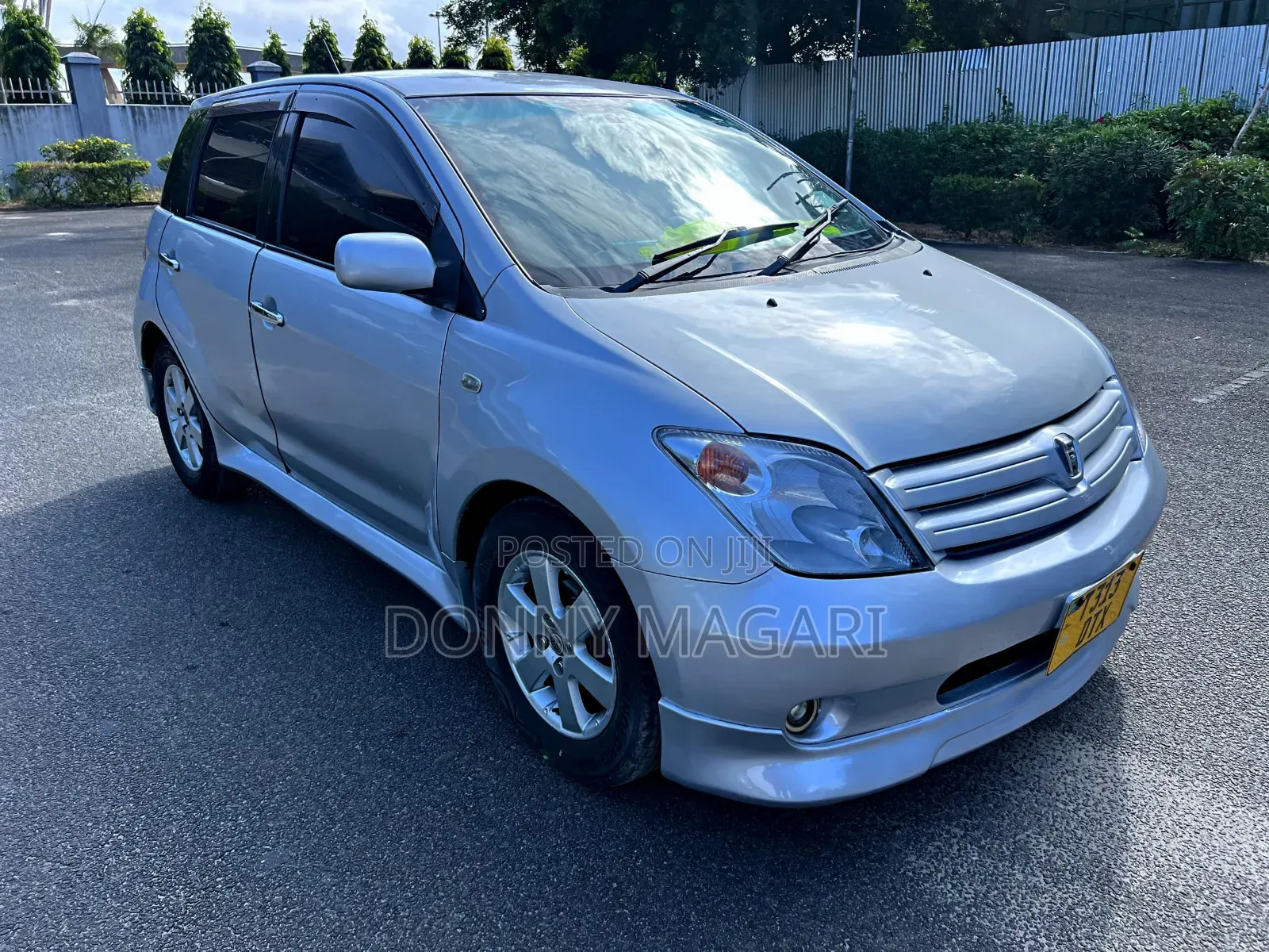Toyota IST 2004 Silver