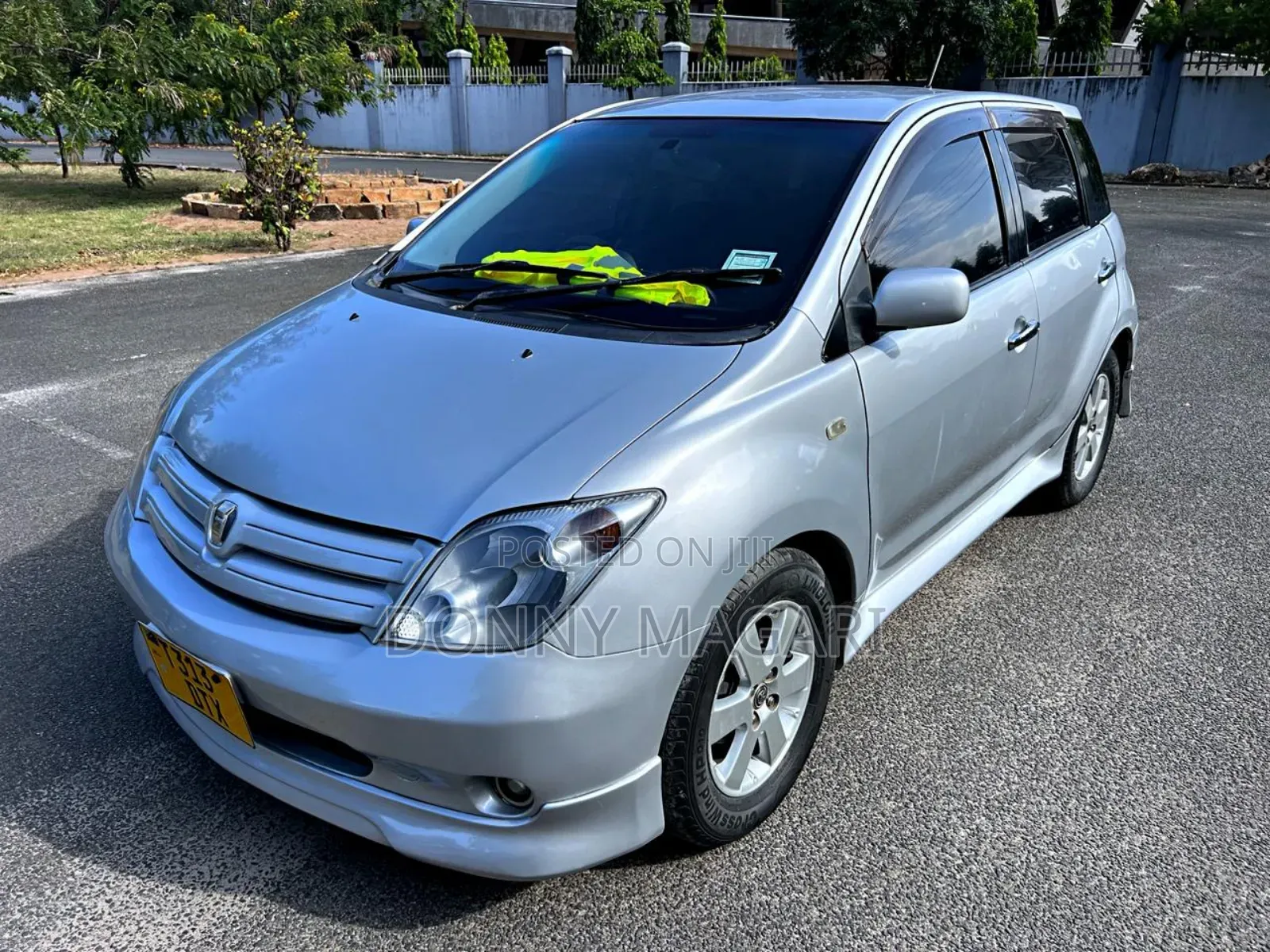 Toyota IST 2004 Silver