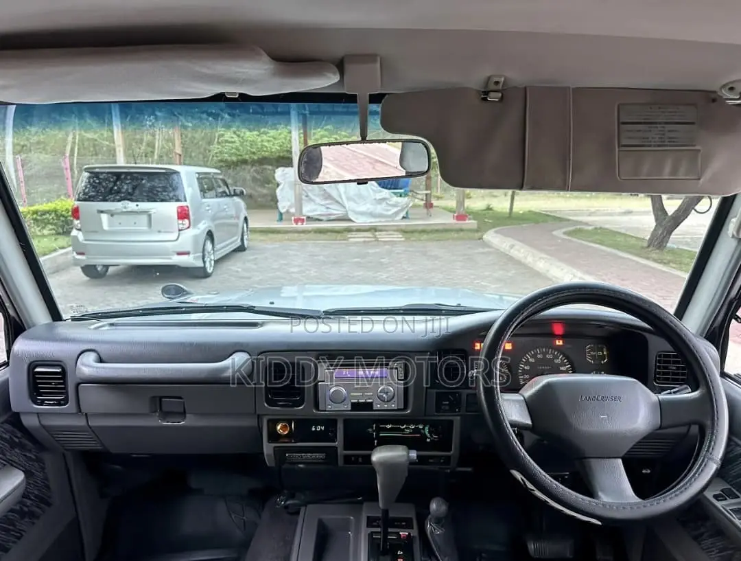 Toyota Land Cruiser Prado 1999 Silver
