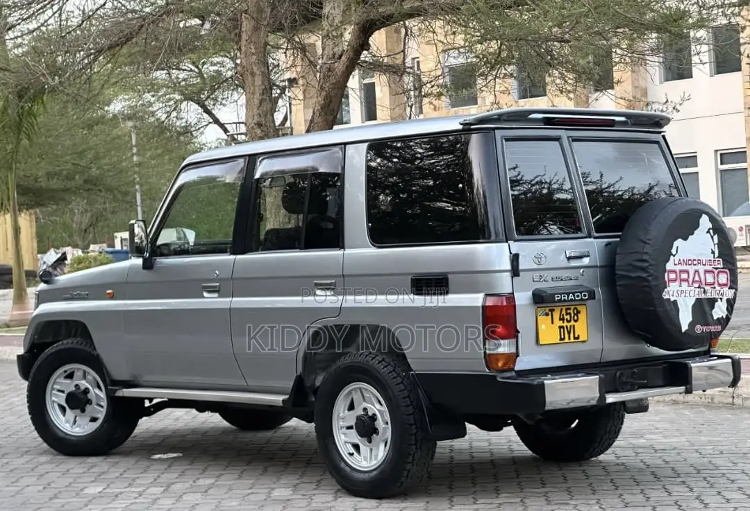 Toyota Land Cruiser Prado 1999 Silver