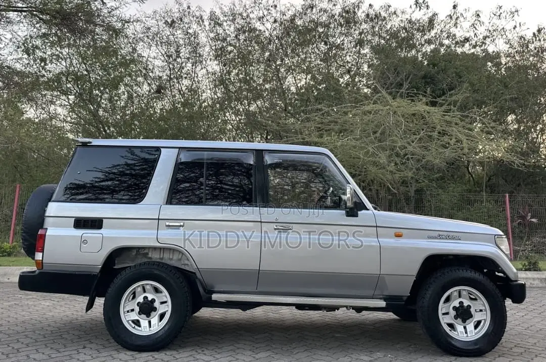 Toyota Land Cruiser Prado 1999 Silver