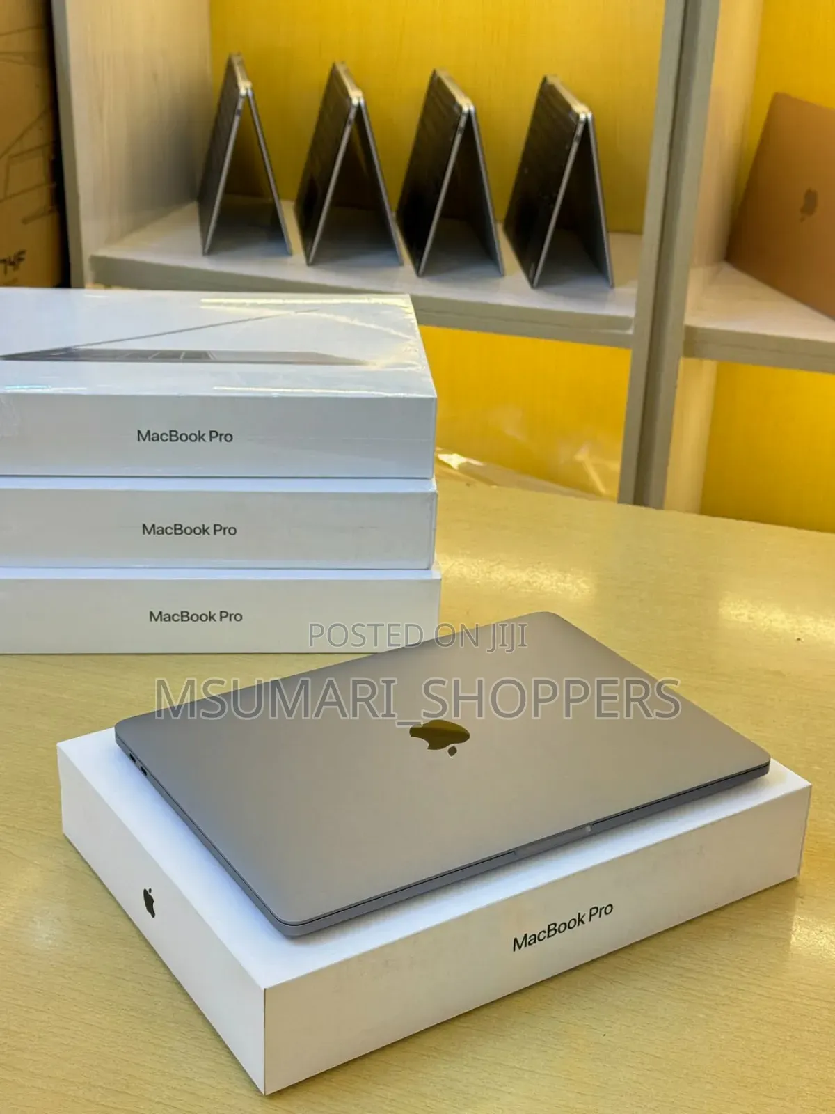 New Laptop Apple MacBook Pro 2020 16GB Intel Core I5 SSD 512GB